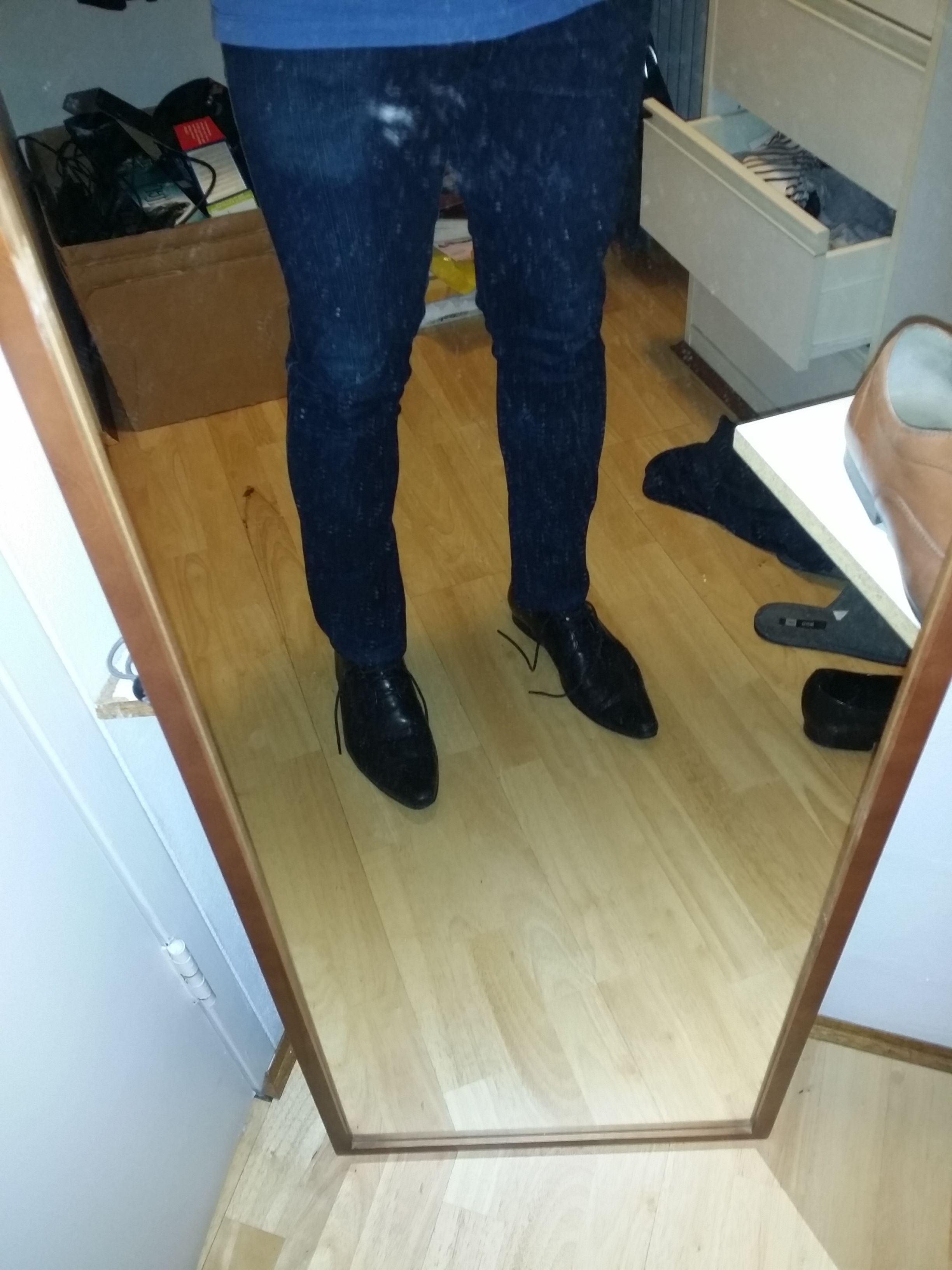 dark jeans black shoes