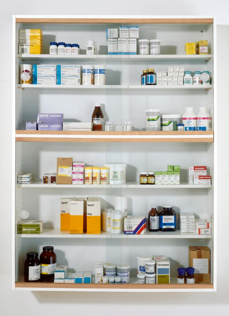 шкаф медицинский стеклянный для медикаментов
