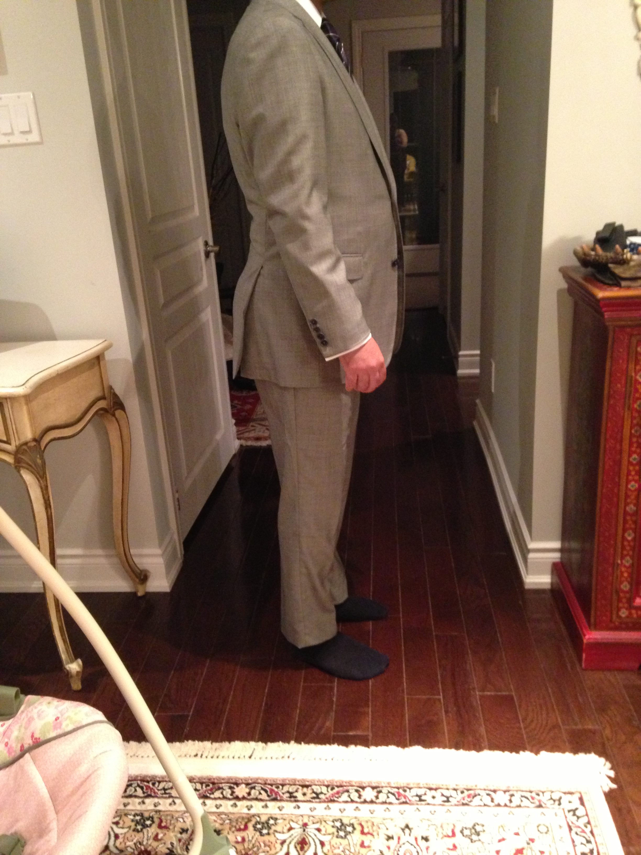 Sean on X: ill fitting suit, Scruffy shoes, no belt. Worrying