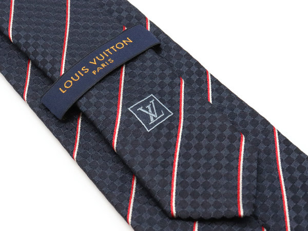 SA Twilly Tie vs. Mine: Which do you like best? : r/Louisvuitton