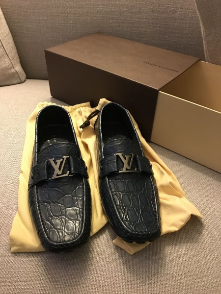 BNIB Louis Vuitton Monte Carlo Loafers in Crocodile Leather Size