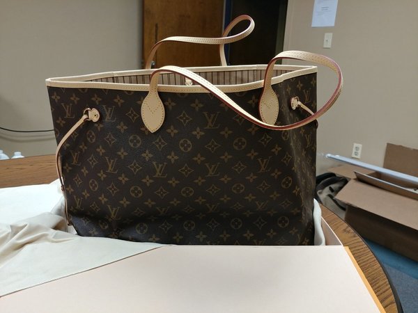 Brand new Louis Vuitton Neverfull GM Monogram Canvas M40990. Guaranteed  100% Authentic