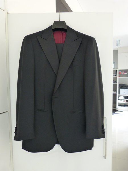 Black Tuxedo 38R 2.jpg