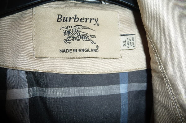 burberry trench label